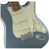 Fender Deluxe Roadhouse Stratocaster Pau Ferro Fingerboard, Mystic Ice Blue