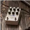 Universal Audio Astra Modulation Pedal Gitarreneffekt